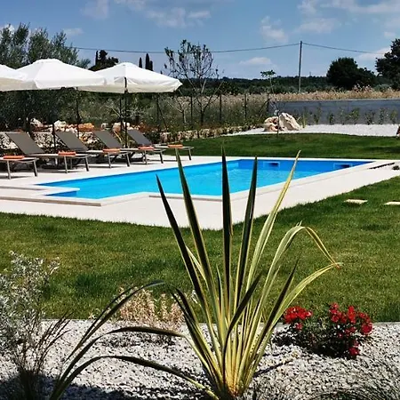 Дом отдыха Clara *