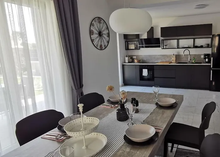 Clara בית נופש *