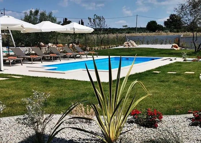 בית נופש Clara *