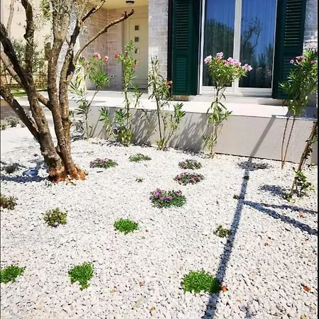Clara Holiday home Labinci